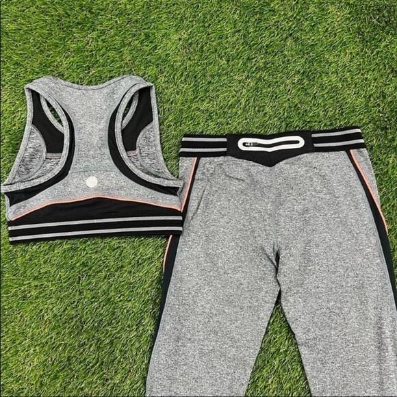 𝅺Threads 4 Thought Gray & Black Workout Set - Picture 4 of 5